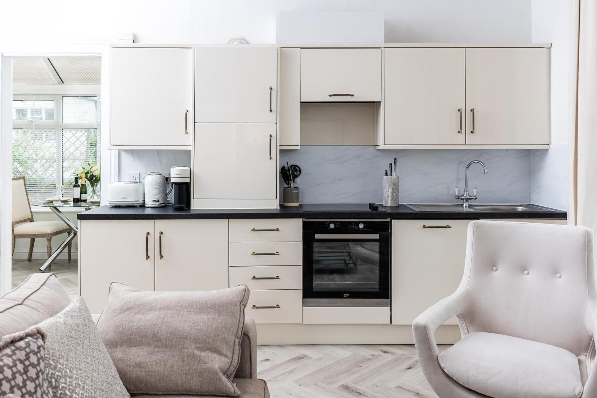 10 Sydenham - By Luxury Apartments Челтенхам Экстерьер фото
